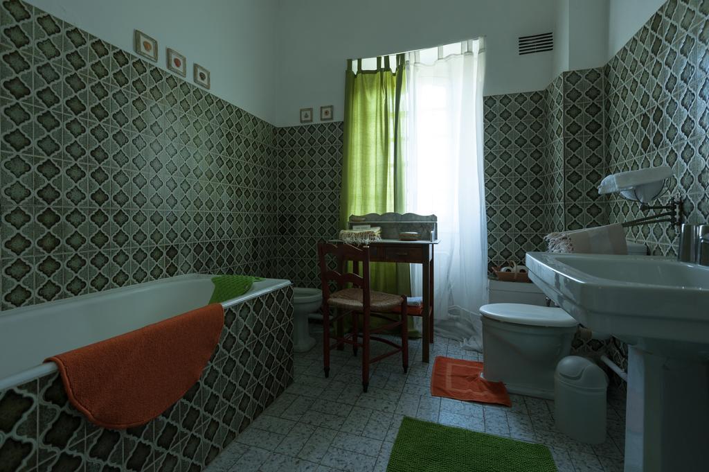 L'Enclos Lorgues Pokoj fotografie